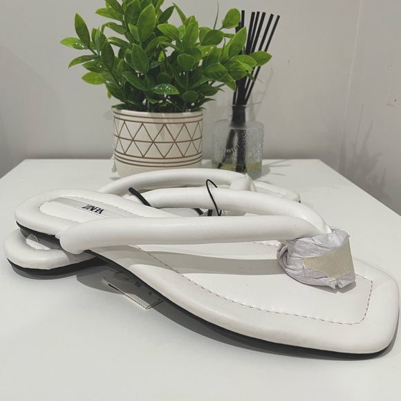 Zara white flats in size 38 - Picture 2 of 3